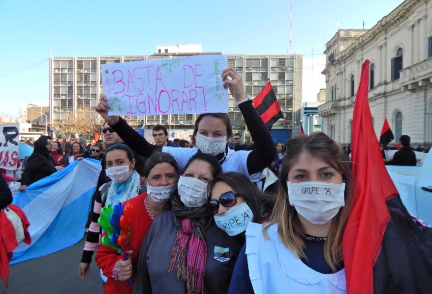 ANALISIS DIGITAL: Los docentes paranaenses volvieron a marchar a Casa de Gobierno